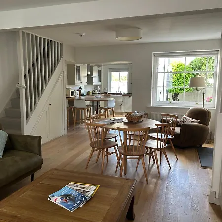 Billie'S Seaside Retreat Villa Lyme Regis Exterior photo